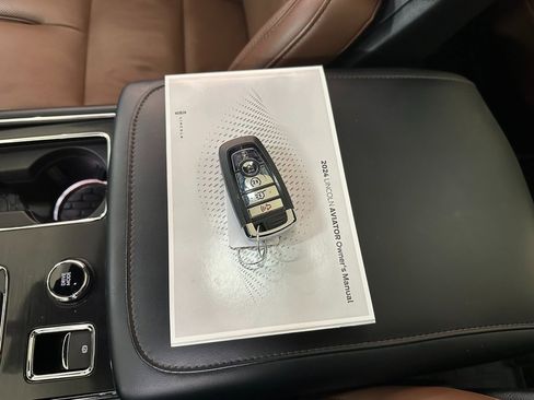 Used 2024 Lincoln Aviator Reserve w/ Equipment Group 201A image 44