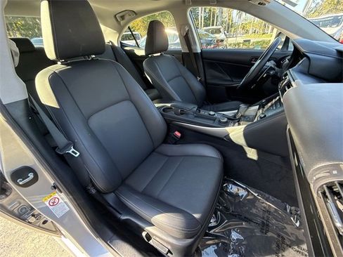 Used 2019 Lexus IS 300 300 w/ Premium Package image 26