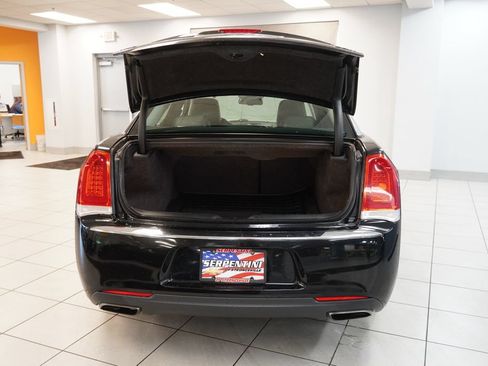 Used 2016 Chrysler 300 Limited w/ Driver Convenience Group AWD/4WD image 9