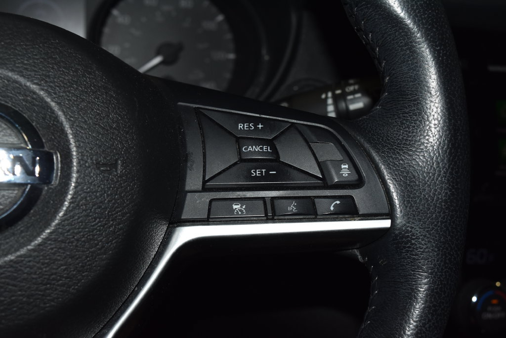 Used 2018 Nissan Rogue SL FWD image 10