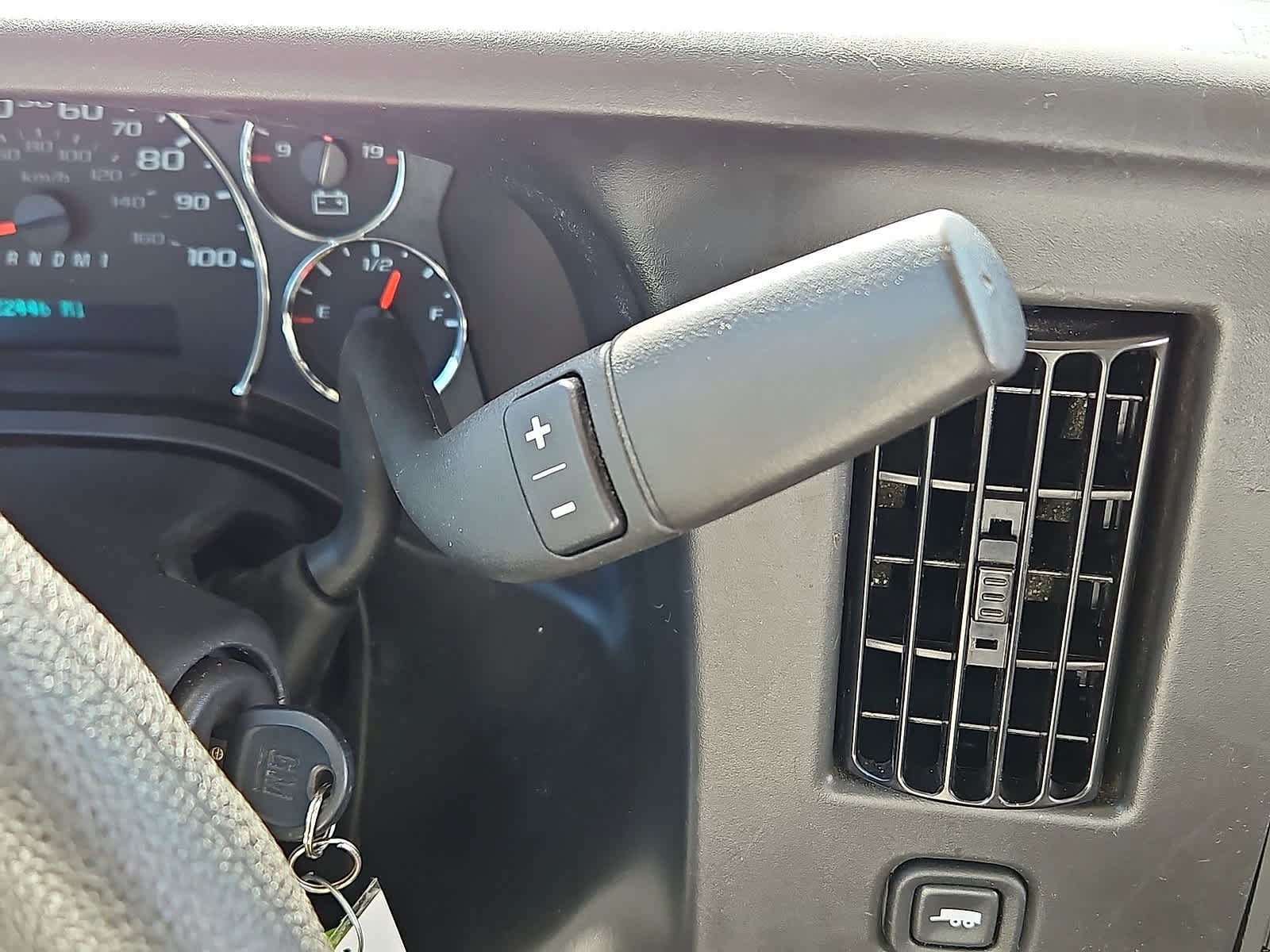Used 2025 GMC Savana 2500 w/ Driver Convenience Package RWD image 21