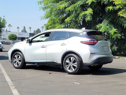 Used 2023 Nissan Murano SV image 2