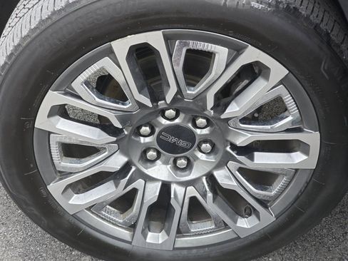 Used 2023 GMC Yukon XL Denali Ultimate image 33