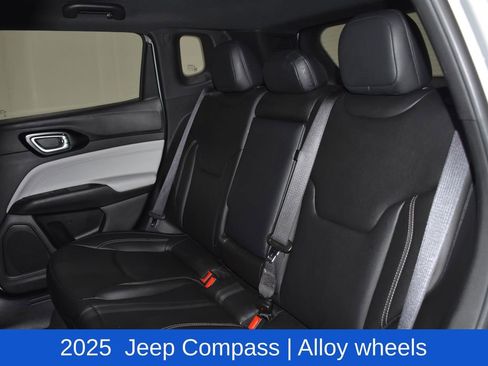 Used 2025 Jeep Compass Limited image 27
