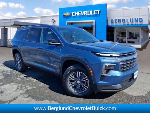 New 2026 Chevrolet Traverse LT w/ Driver Confidence Package image 1