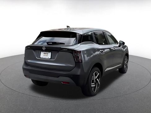 Used 2025 Nissan Kicks SV image 13