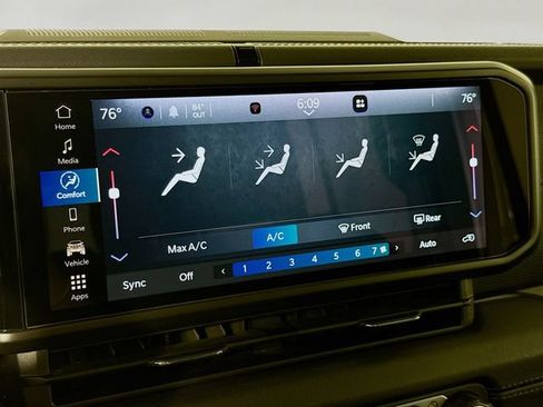Used 2024 Jeep Wrangler Unlimited Rubicon 4xe AWD/4WD image 16