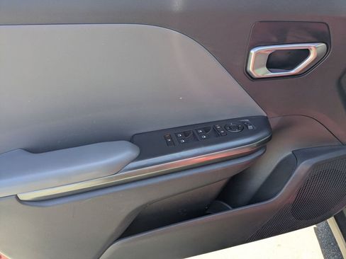 Used 2025 Kia K4 FWD image 15