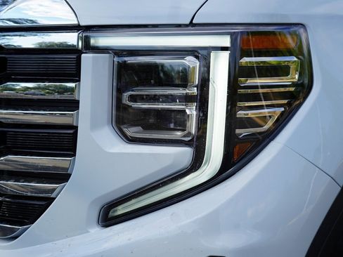 New 2026 GMC Sierra 1500 SLT image 2