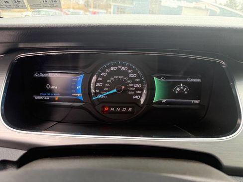 Used 2017 Ford Taurus SEL w/ Equipment Group 201A image 11