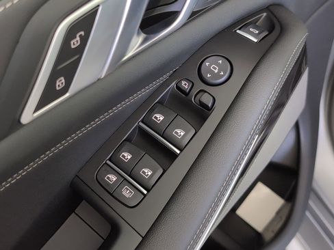 Used 2026 BMW X7 xDrive40i w/ M Sport Package image 22