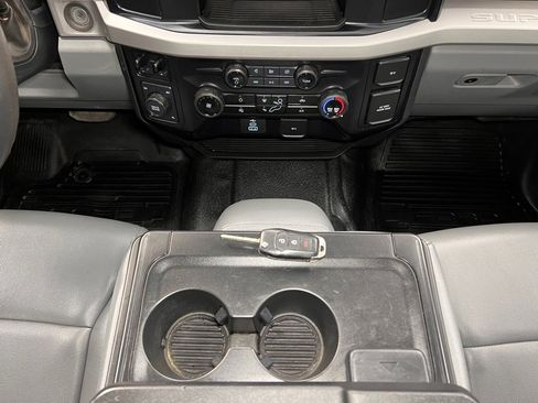 Used 2024 Ford F250 XL w/ XL Chrome Package image 6