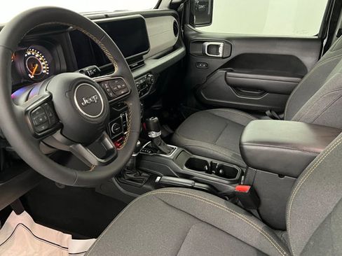 Used 2024 Jeep Wrangler Willys image 15