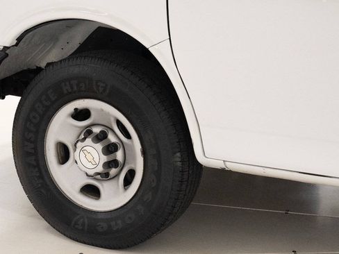 Used 2021 Chevrolet Express 2500 w/ Driver Convenience Package RWD image 27
