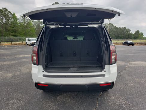 Used 2024 Chevrolet Tahoe LS RWD image 9