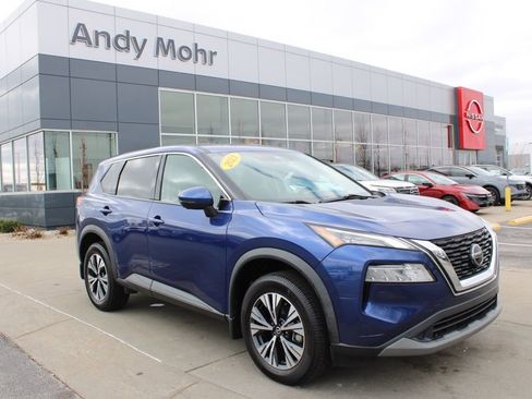 Used 2021 Nissan Rogue SV image 1