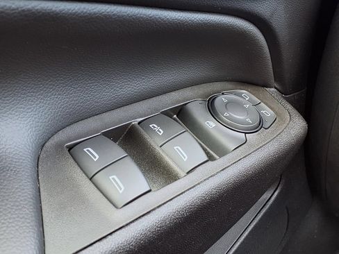Used 2023 Chevrolet Equinox LT FWD image 19