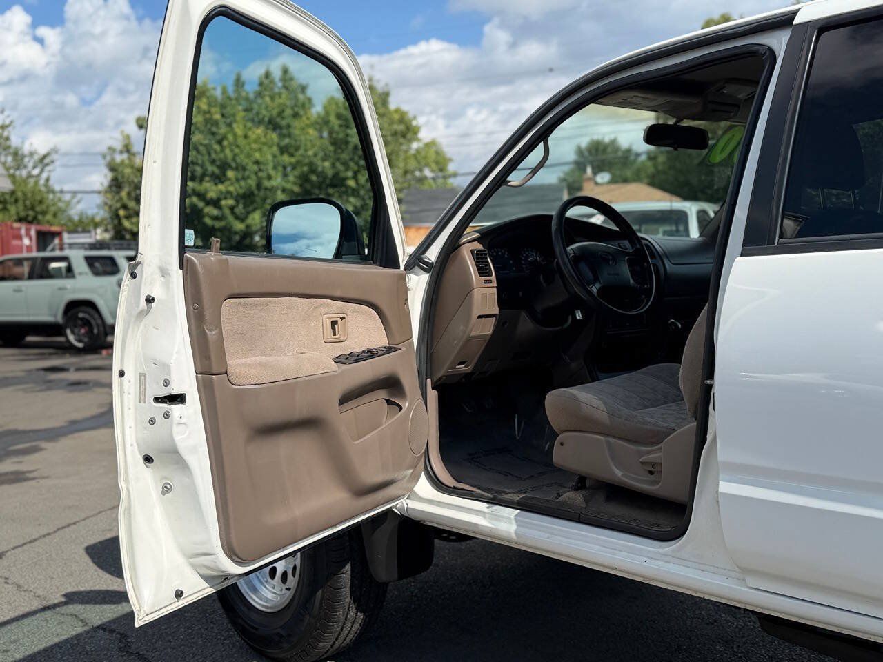 Used 2000 Toyota 4Runner 2WD w/ Upgrade Value Pkg 1 image 3