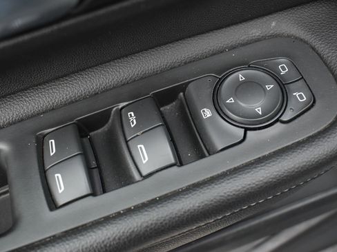 Used 2022 GMC Terrain SLE w/ Driver Convenience Package image 13