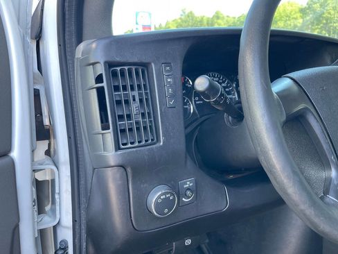 Used 2014 Chevrolet Express 1500 RWD image 17