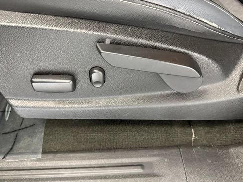 Used 2016 Chevrolet Colorado Z71 AWD/4WD image 17
