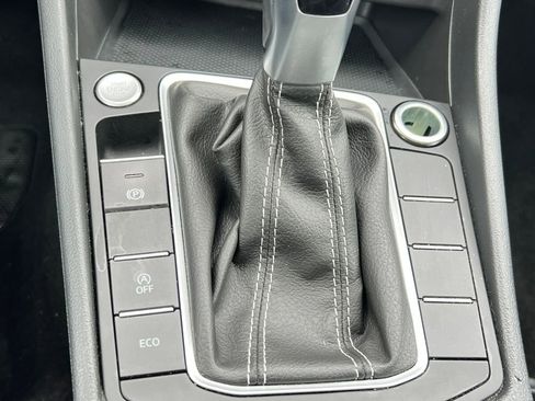 Used 2024 Volkswagen Jetta SE image 24