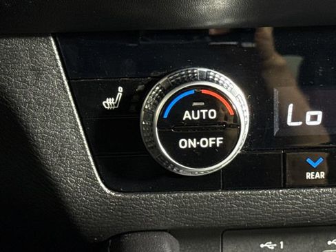 Used 2023 Mitsubishi Outlander SEL 40th Anniversary AWD/4WD image 37