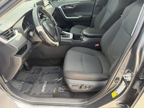 Used 2024 Toyota RAV4 XLE w/ Convenience Package FWD image 24
