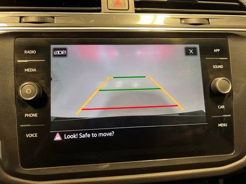 Certified 2023 Volkswagen Tiguan SE R-Line FWD image 25