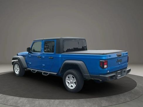 Used 2023 Jeep Gladiator Sport AWD/4WD image 3