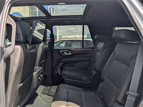 Used 2021 Chevrolet Tahoe High Country w/ Premium Package image 15