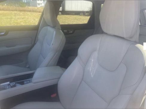 Used 2024 Volvo XC60 B5 Plus w/ Protection Package Premier AWD/4WD image 7