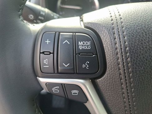 Used 2016 Toyota Highlander Plus image 19