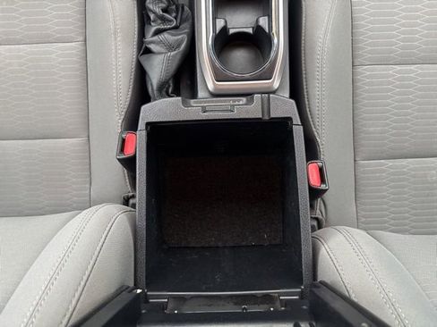 Certified 2019 Toyota Tacoma SR5 image 33