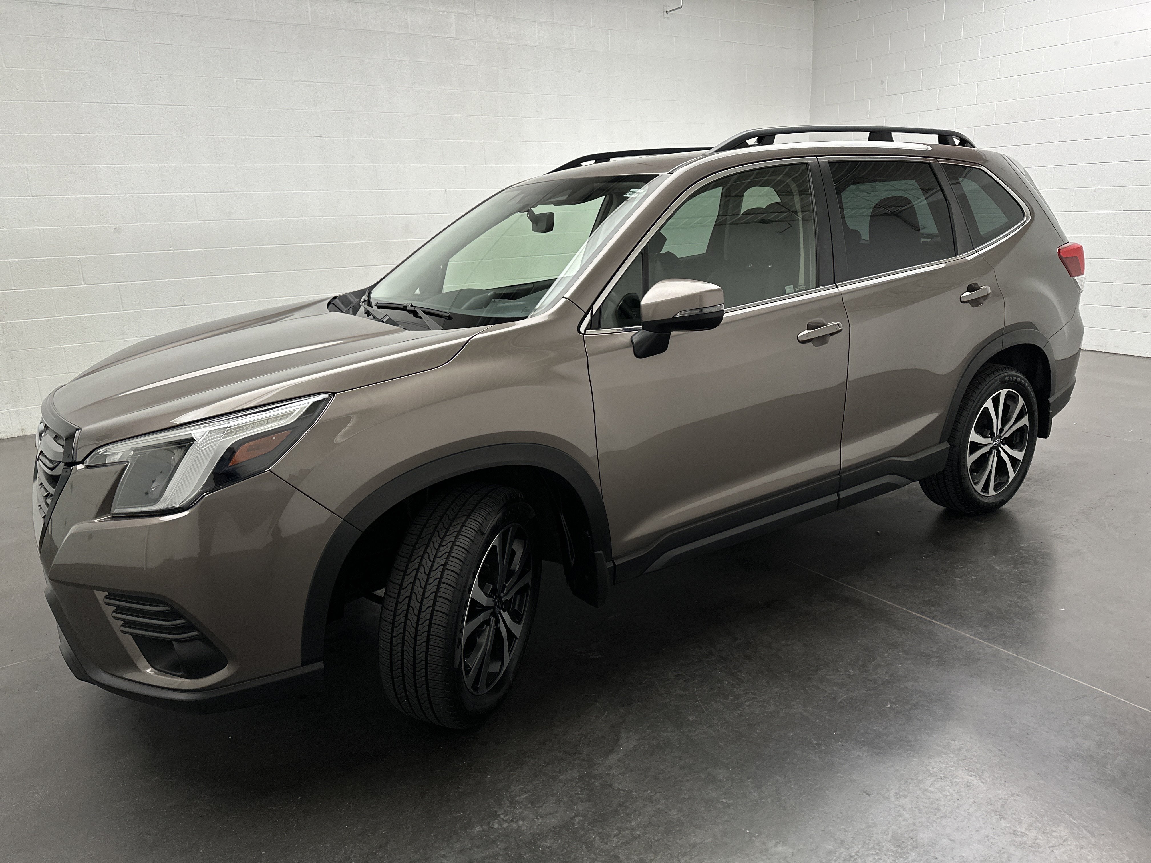 Used 2023 Subaru Forester Limited AWD/4WD image 4