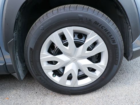 Used 2026 Toyota Corolla Cross L image 11