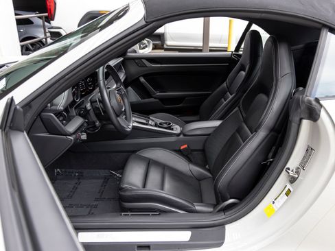 Certified 2022 Porsche 911 Carrera 4S AWD/4WD image 31