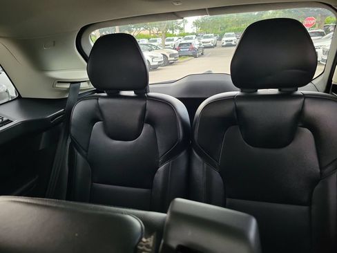 Used 2023 Volvo XC90 B5 Core AWD/4WD image 13
