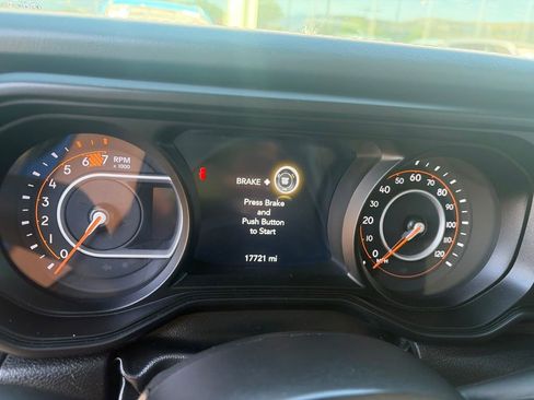 Used 2025 Jeep Wrangler Unlimited Rubicon AWD/4WD image 10