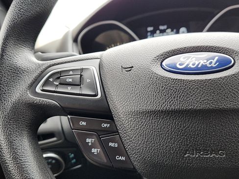 Used 2016 Ford Focus SE image 17