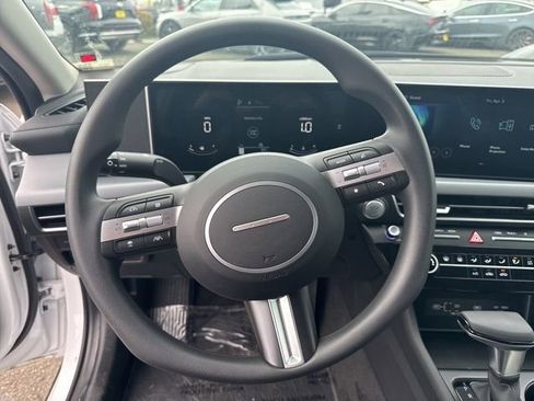 Used 2025 Hyundai Sonata SE image 22