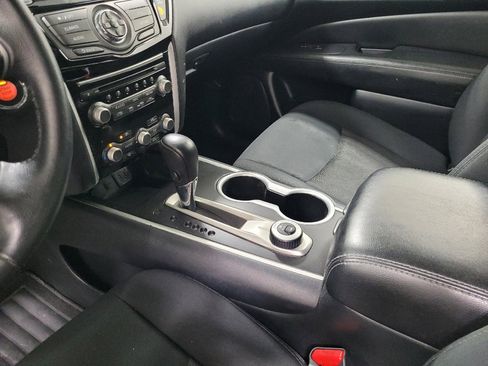 Used 2019 Nissan Pathfinder SV AWD/4WD image 26