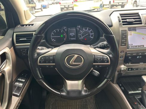 Used 2021 Lexus GX 460 Premium w/ Accessory Package image 22