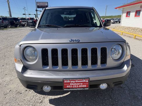 Used 2016 Jeep Patriot Latitude AWD/4WD image 8