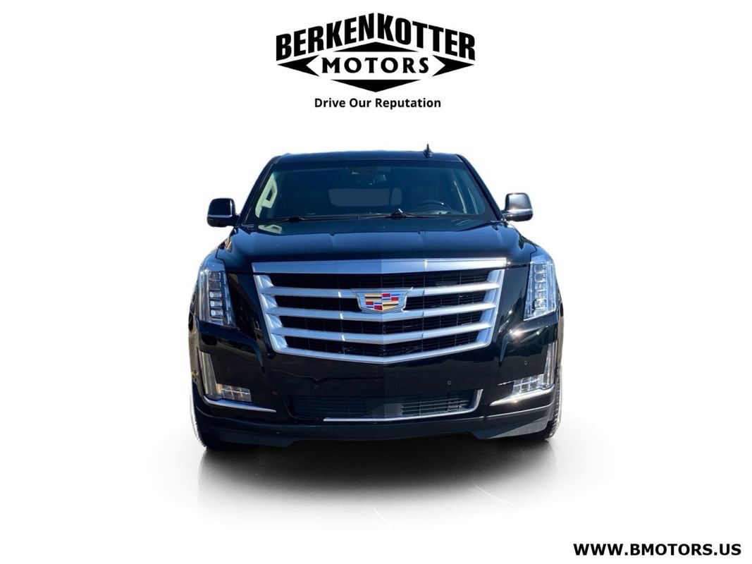 Used 2019 Cadillac Escalade Premium Luxury AWD/4WD image 2