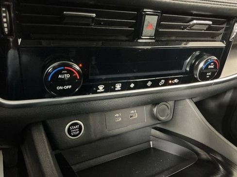 Used 2021 Nissan Rogue SV FWD image 21
