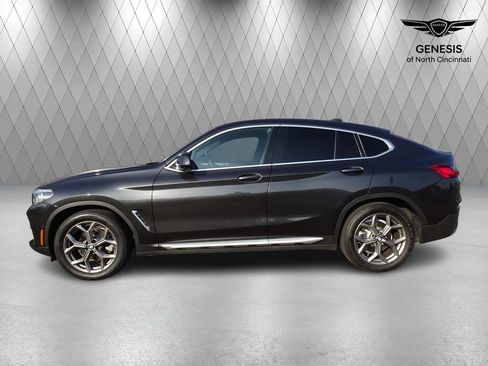 Used 2021 BMW X4 xDrive30i w/ Executive Package AWD/4WD image 2