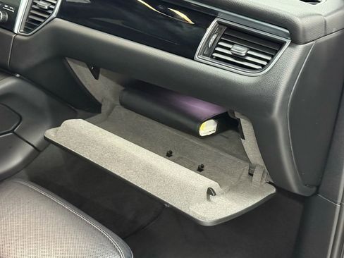 Used 2018 Porsche Macan S image 28