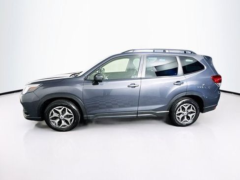 Used 2023 Subaru Forester Premium image 8