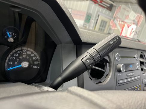 Used 2014 Ford F550 2WD Regular Cab Super Duty image 30